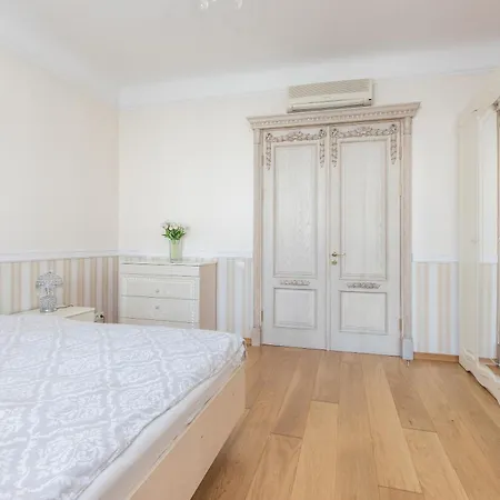 Riga Old Town 2 Bedroom And Office Artdeco Apartment With Wifi And Tv