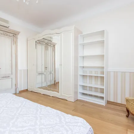 Riga Old Town 2 Bedroom And Office Artdeco Apartment With Wifi And Tv ريغا