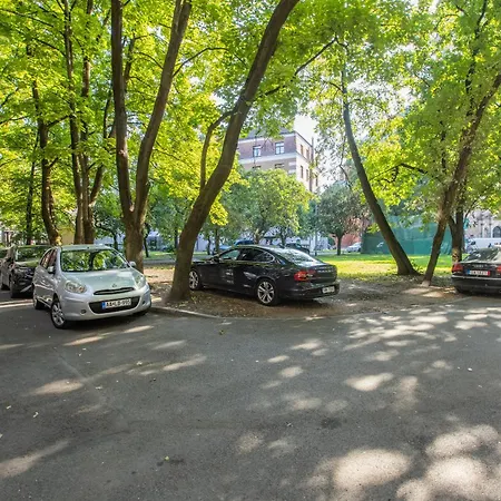شقة Riga Old Town 2 Bedroom And Office Artdeco Apartment With Wifi And Tv ريغا